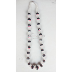 Traditional pearl necklace