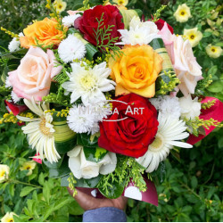 Bouquet multicolore bulles "10 roses avec feuillage et support reposoir humide"