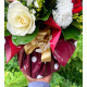 Bouquet multicolore bulles "10 roses avec feuillage et support reposoir humide"