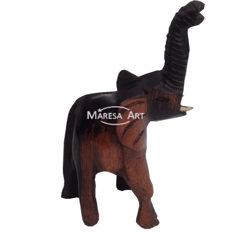 Eléphant en bois sculpté